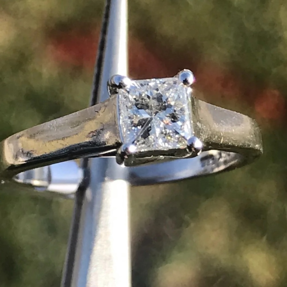 14k Princess Cut Diamond Ring - Picture 3 of 5